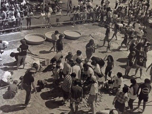 ГЛИНУ НЕЛЬЗЯ МЕСИТЬ В ОДИНОЧКУ 1